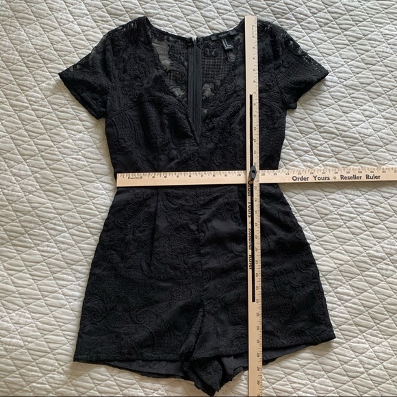 Boho Lacey Short Romper with back zip - Picture 13 of 14